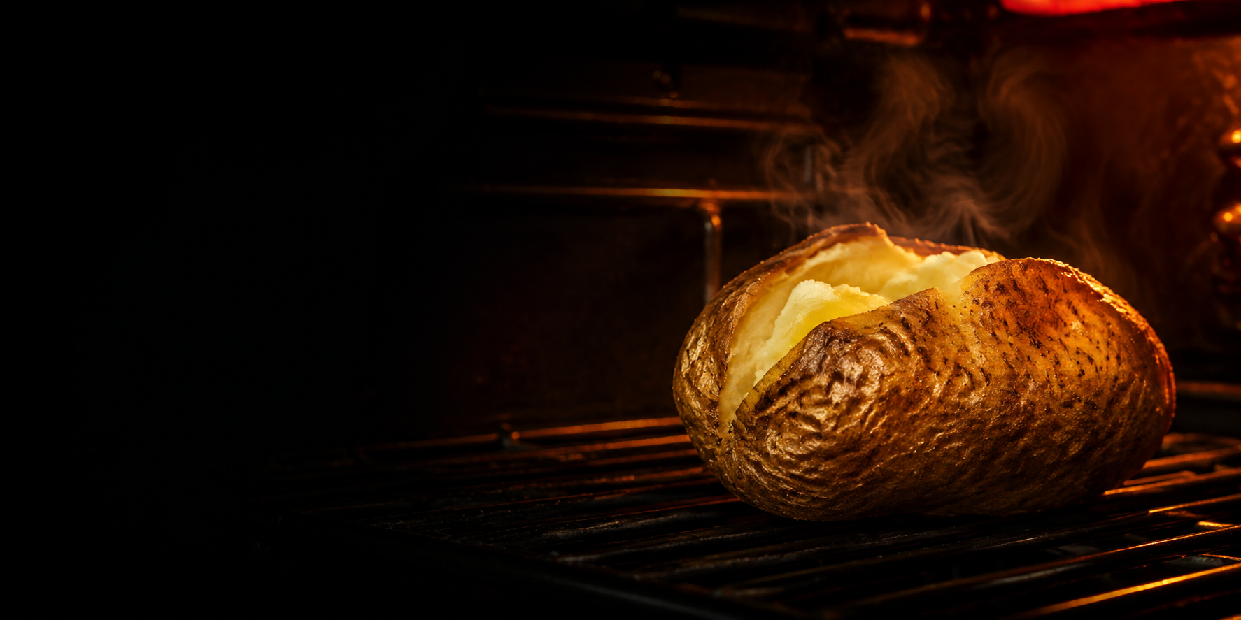 Batata assando no forno com vapor